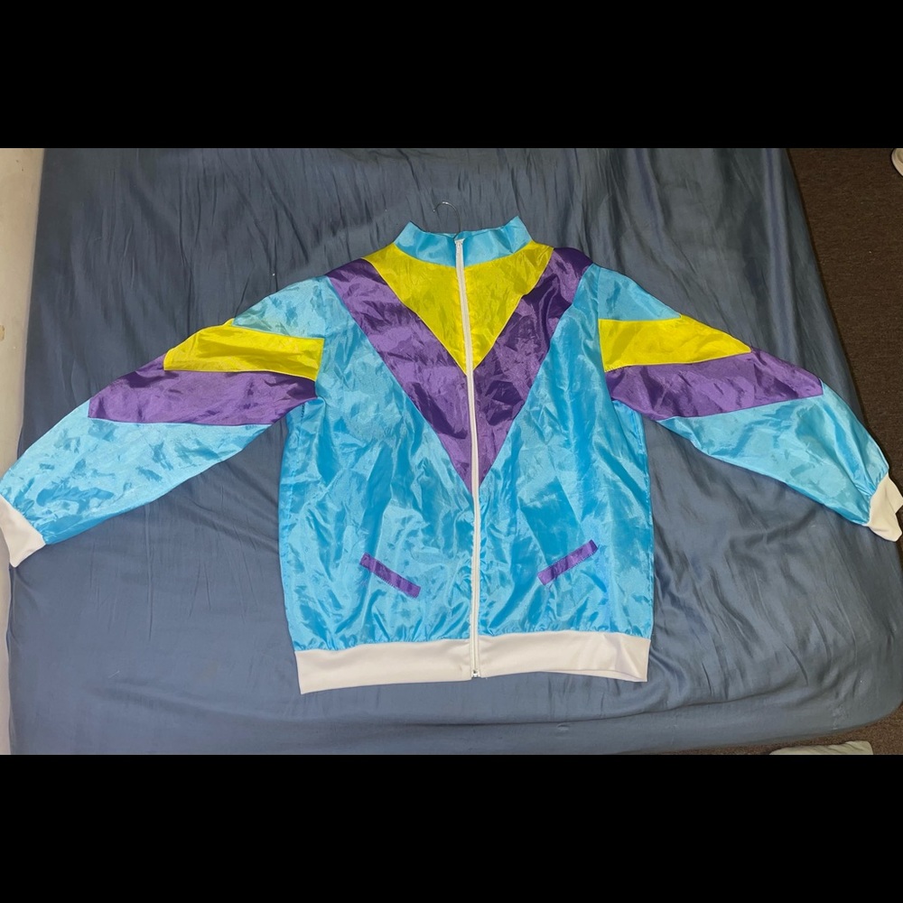 Vintage windbreaker/ track jacket size XL